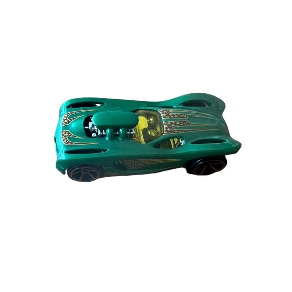 2003-13 Hot Wheels BDY13 Green / Gold Diecast. 1:64 Malaysia. - Picture 4 of 8